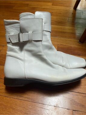 Jil Sander White Women's Leather Ankle Boots with Buckle Sander